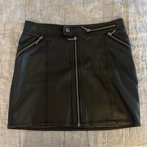 Perfect black leather skirt with zipper